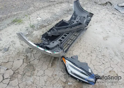 2017 Volvo Xc90 T5 Momentum z USA, uszkodzony, nr VIN YV4102KK3H1114575